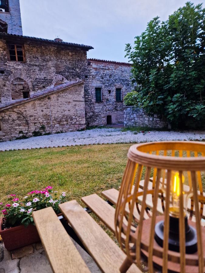 O Rosa Bella Appartamento Via Savelli Della Porta 24 กุบบีโอ ภายนอก รูปภาพ