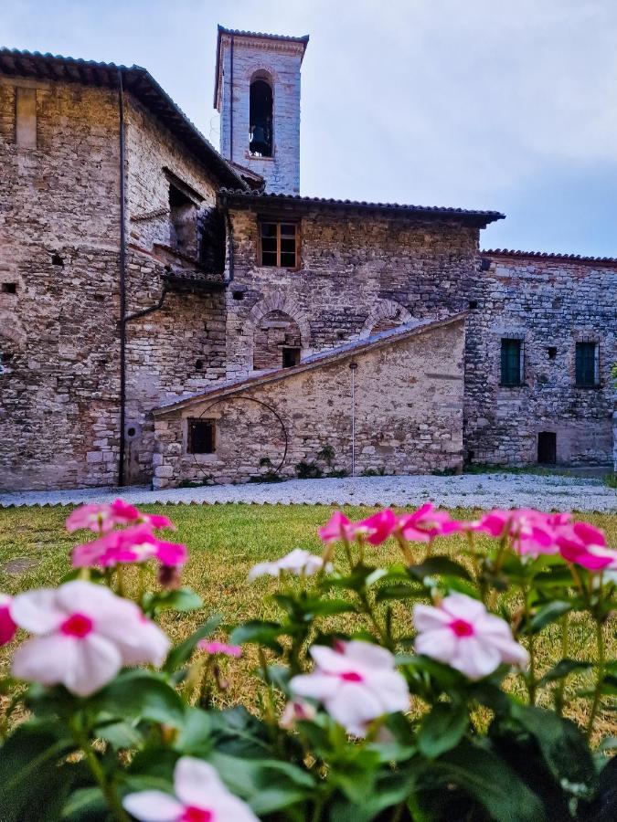 O Rosa Bella Appartamento Via Savelli Della Porta 24 กุบบีโอ ภายนอก รูปภาพ