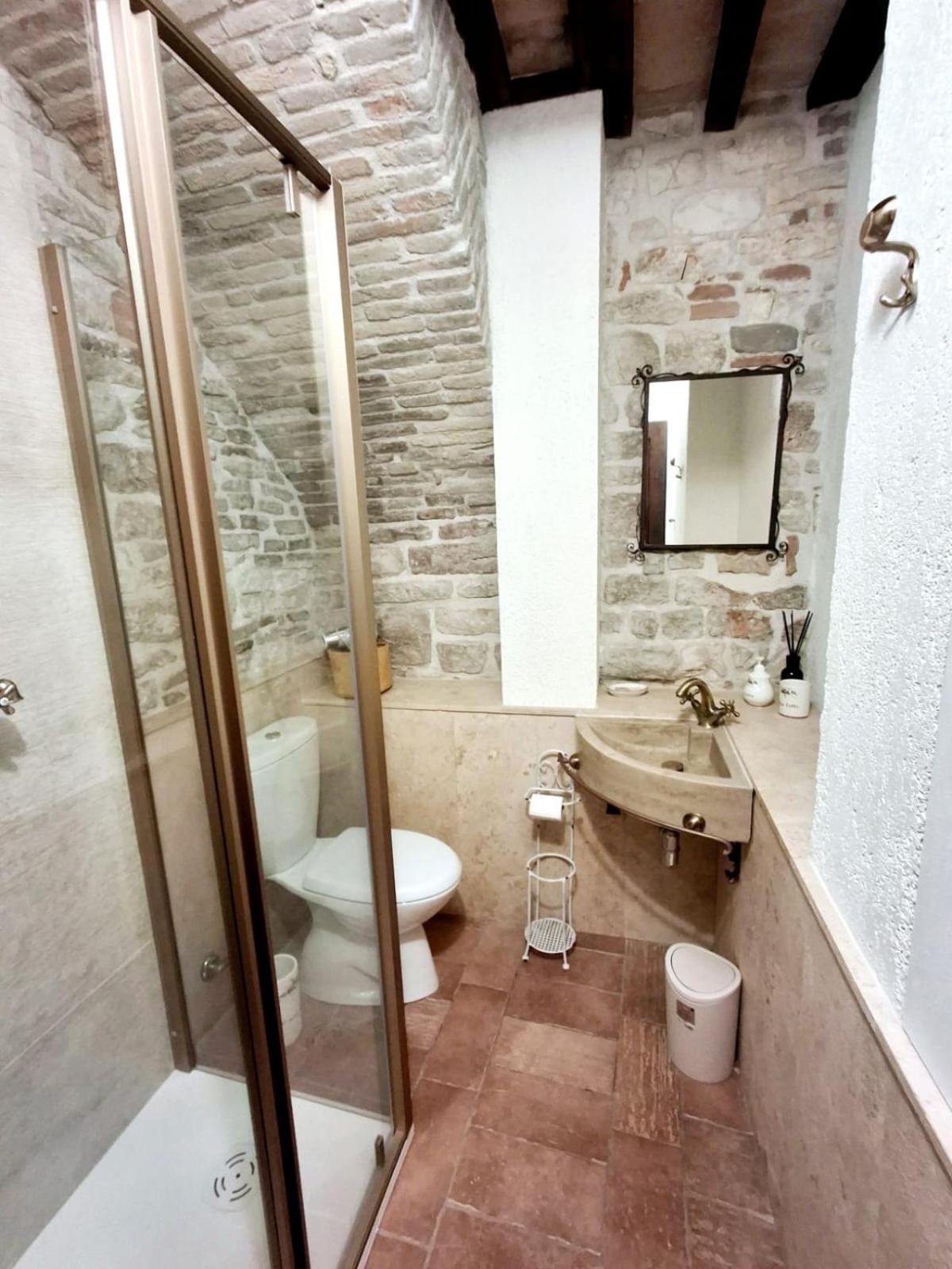 O Rosa Bella Appartamento Via Savelli Della Porta 24 กุบบีโอ ภายนอก รูปภาพ